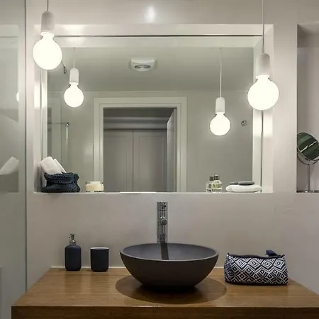 Unique Semi-basement At The Foot Of The Acropolis * Atina
